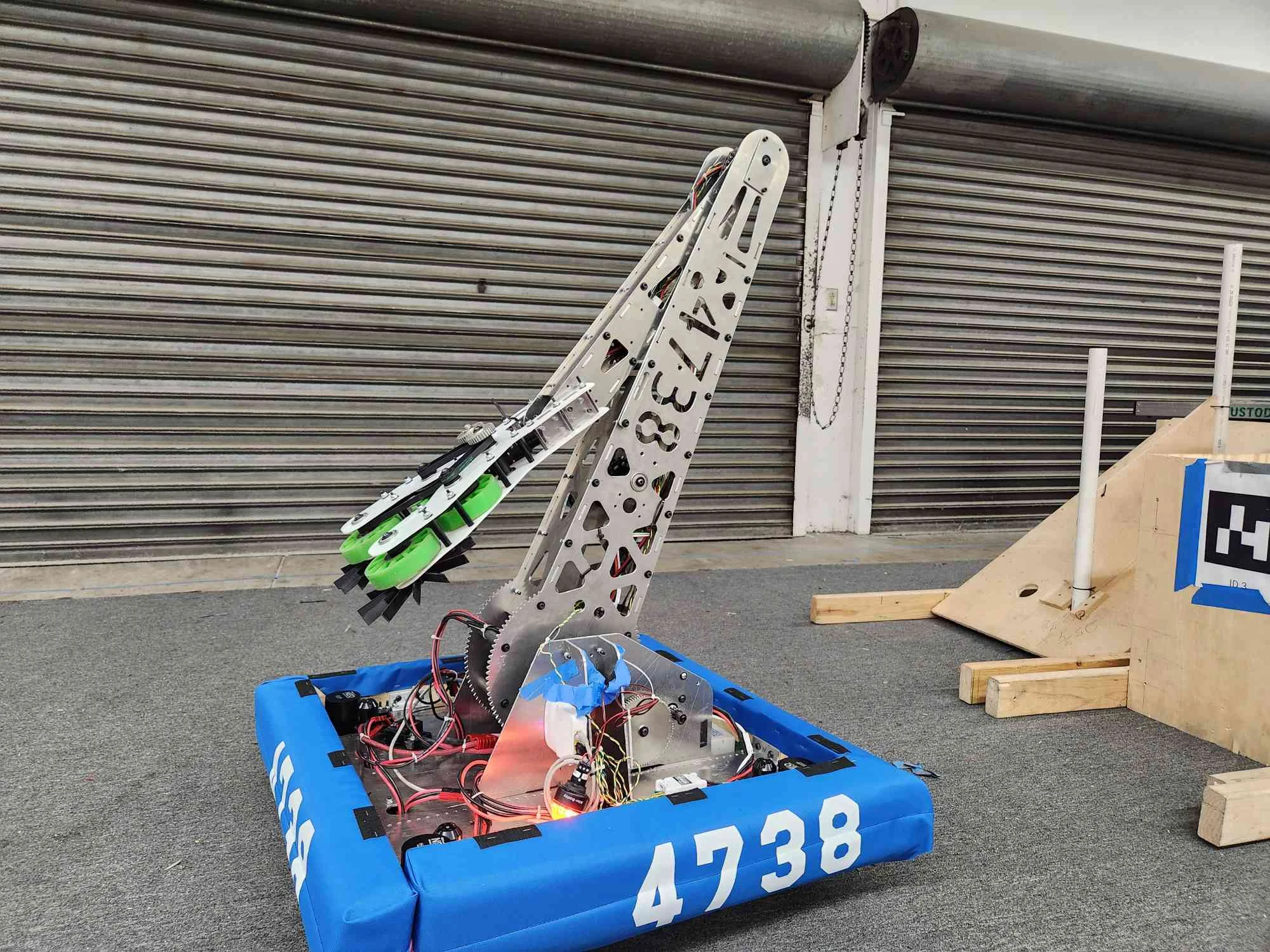 Early Jerome arm prototype mounted on the chassis